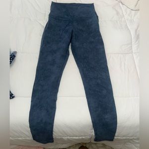 Alo Yoga blue tie dye long leggings